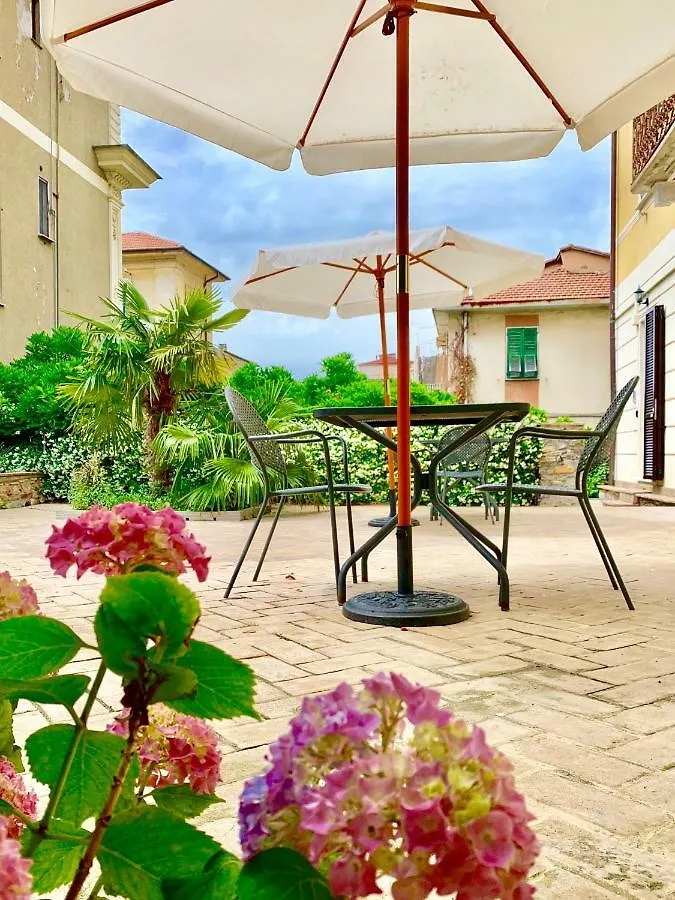 Cernaia Rooms La Spezia 2*,